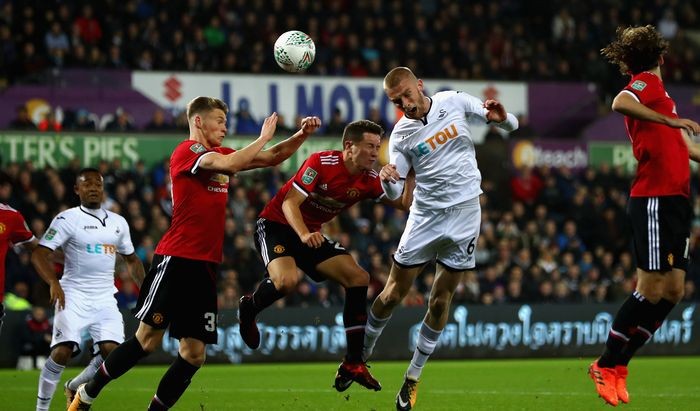 \"МЮ\" выбил \"Суонси\" из Кубка лиги