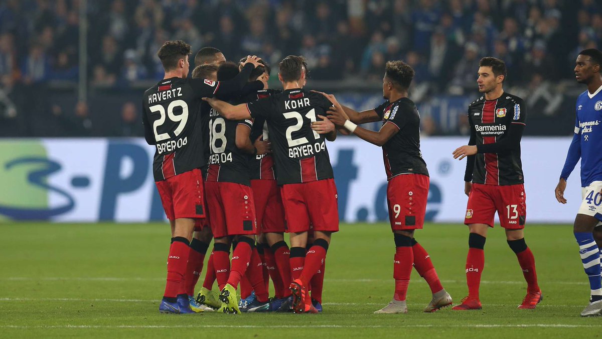 \"Шальке\" у себя дома проиграл \"Байеру\"