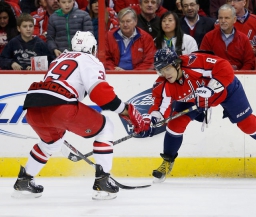 НХЛ: "Вашингтон" обыграл "Каролину", Овечкин отметился передачей