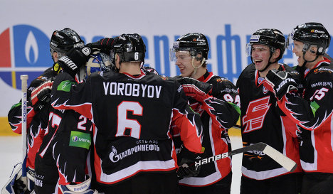 \"Газпромнефть\" выделит ХК \"Авангард\" около миллиарда рублей