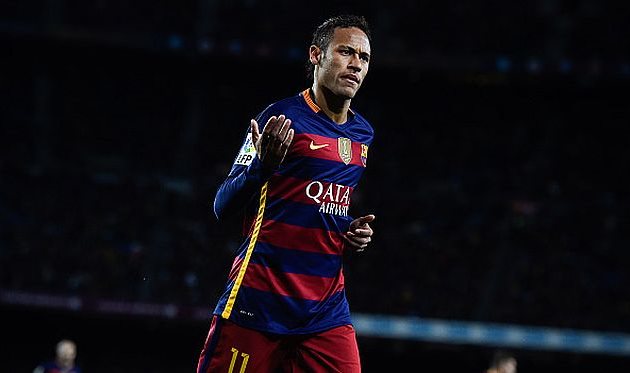 Неймар анонсировал продление контракта с \"Барселоной\"