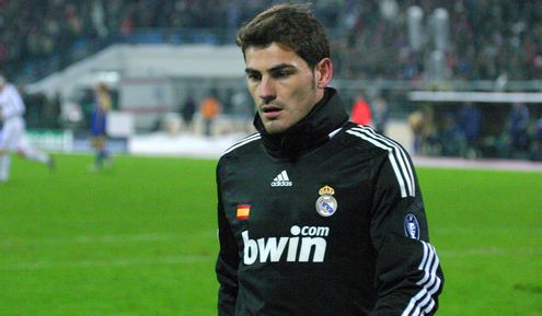 Касильяс: \"Атлетико\" такой же соперник, как и \"Барса\"