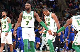 \"Бостон Селтикс\" в гостях уверенно обыграли \"Атланту Хоукс\"