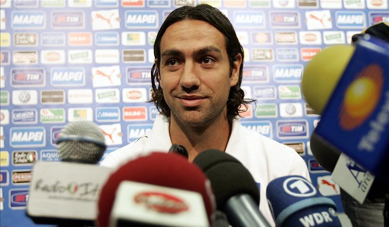 Неста возобновил карьеру