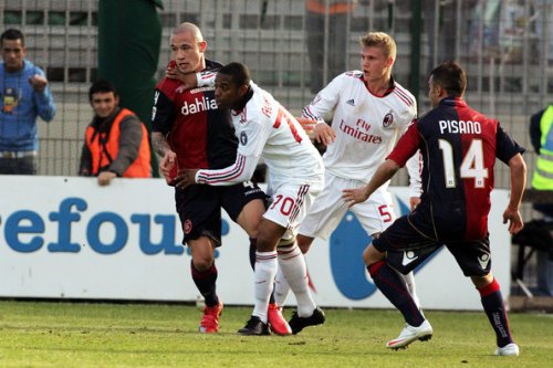 Матч \"Кальяри\" - \"Милан\" должен состояться в Турине