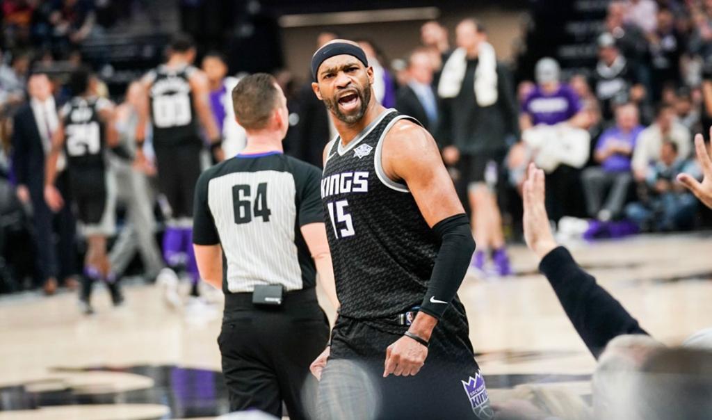 \"Кливленд\" уступил на выезде \"Сакраменто\"