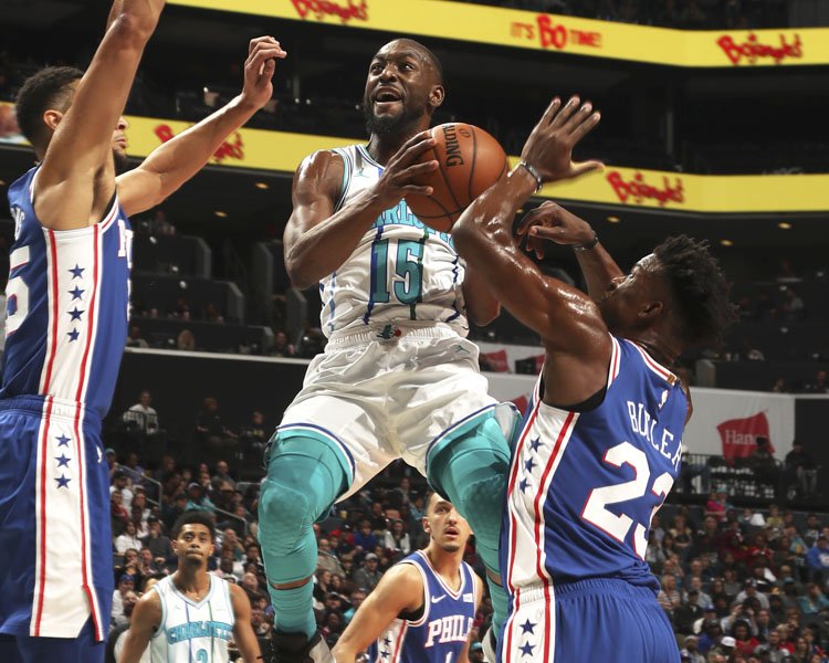 \"Шарлотт\" проиграл \"Филадельфии\", несмотря на 60 очков Уокера