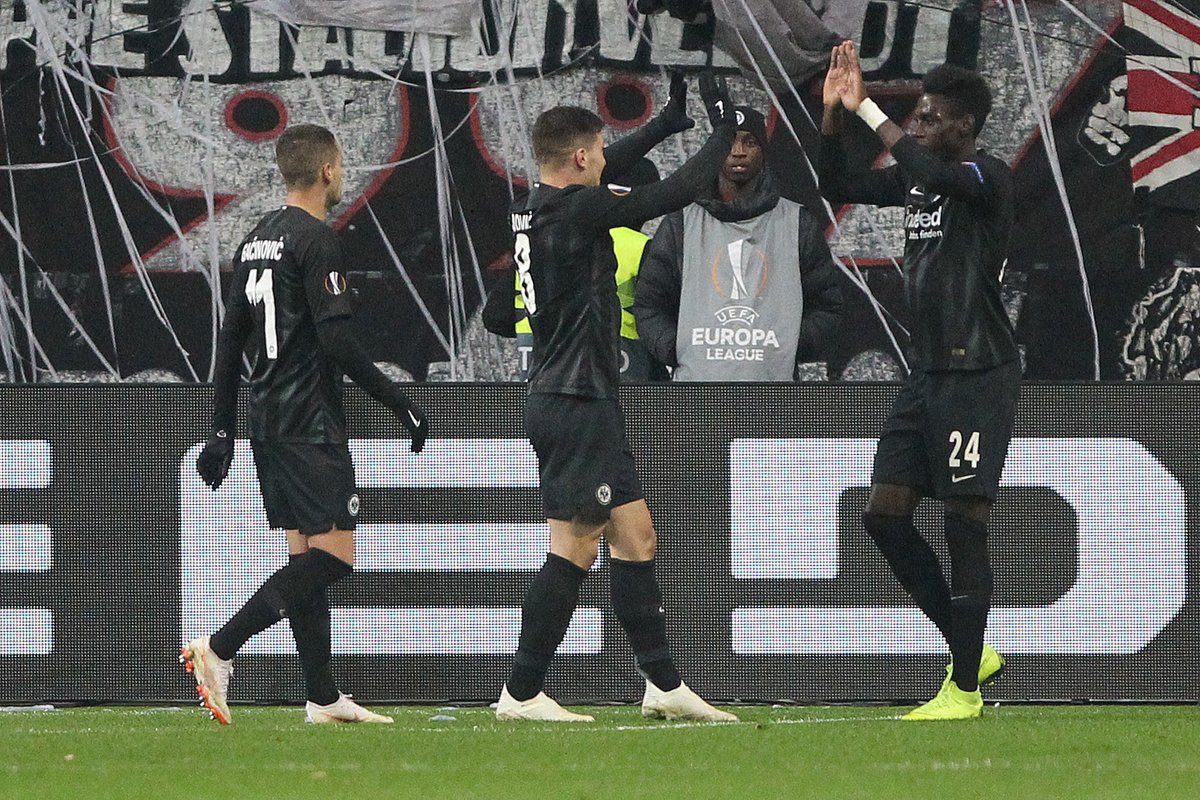 \"Айнтрахт\" отгрузил 4 гола в ворота \"Марселя\"