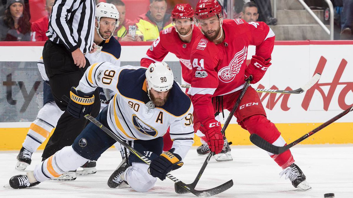 \"Детройт\" добыл победу в матче с \"Баффало\"
