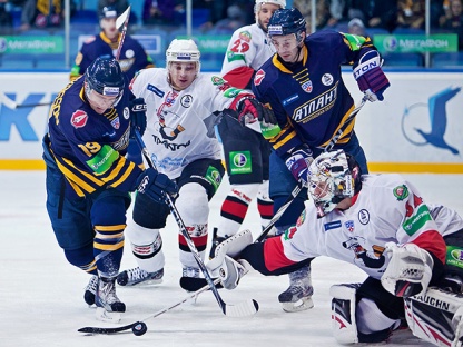 \"Трактор\" по буллитах переиграл \"Атлант\"