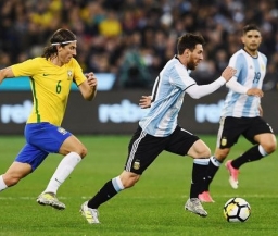 В товарищеском поединке Аргентина одолела Бразилию