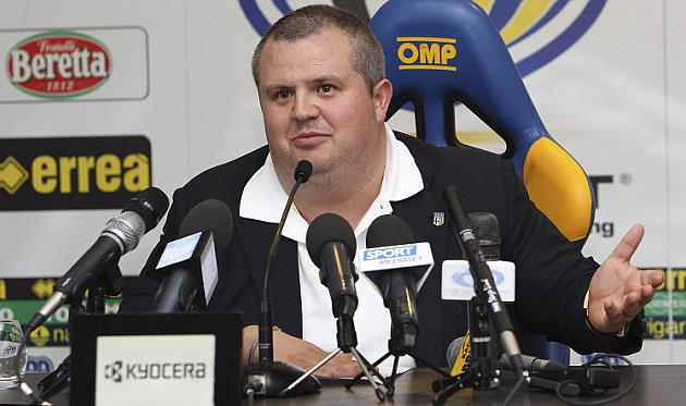 Владелец \"Пармы\" выставил клуб на продажу