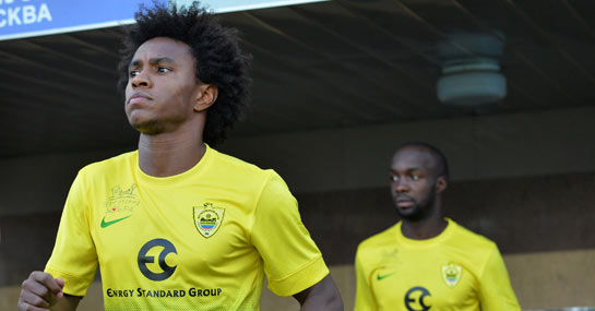 \"Зенит\" рассматривает возможность покупки хавбека \"Анжи\"