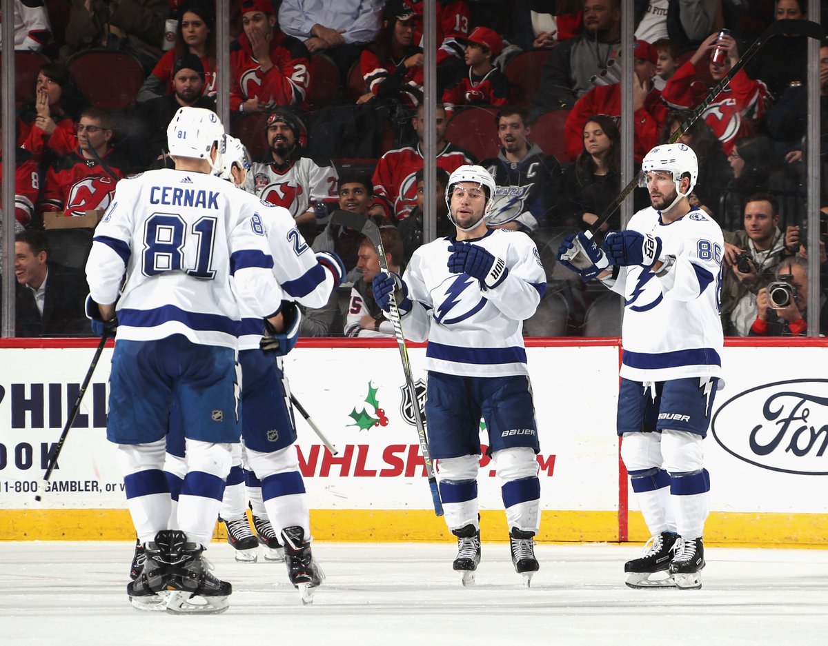 \"Тампа-Бэй\" разгромно обыграла \"Нью-Джерси\"