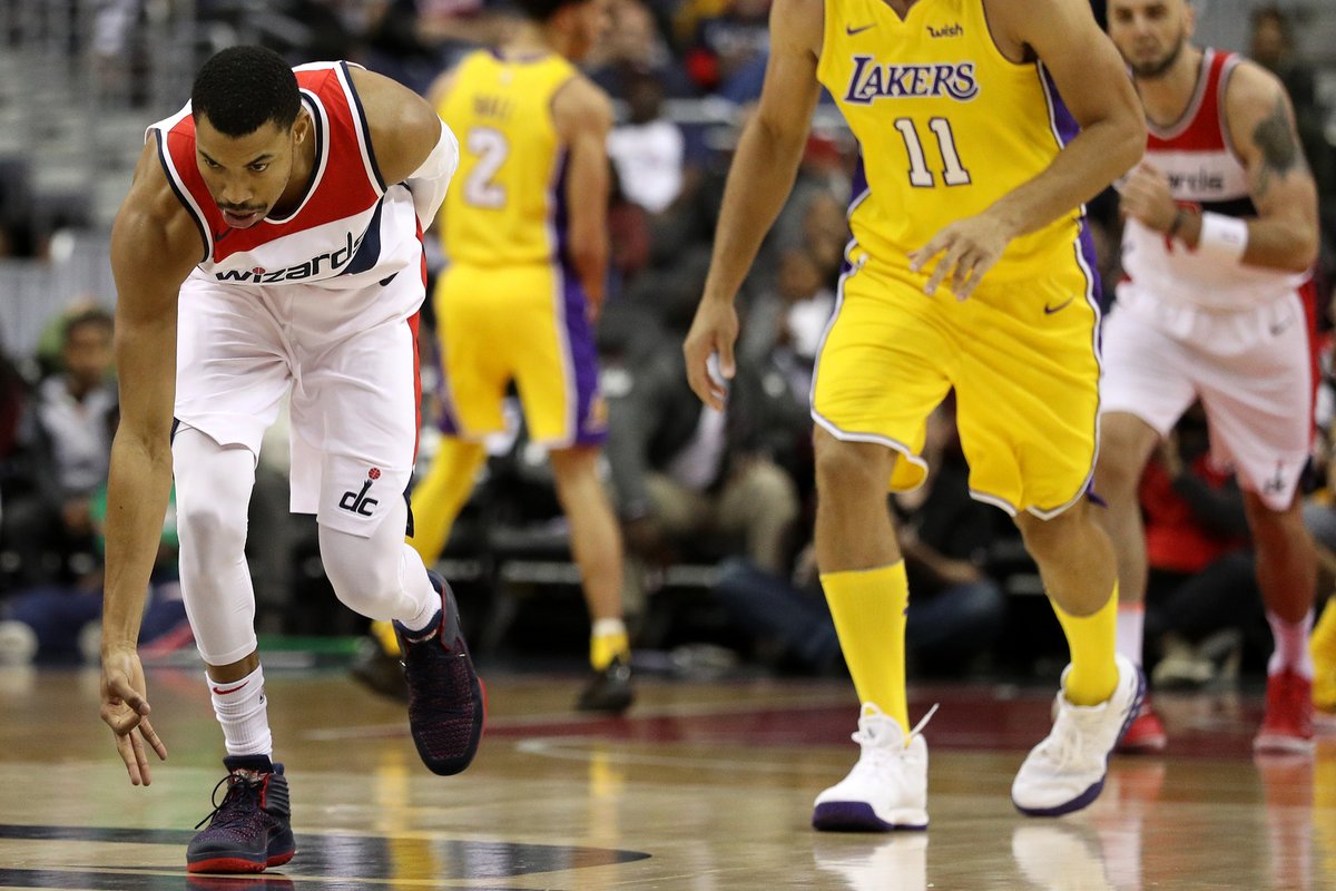 \"Вашингтон\" взял реванш  у \"Лейкерс\"