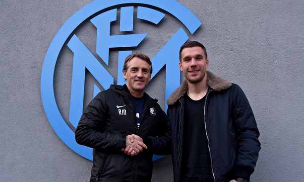 Подольски вступил в конфликт с легендой сборной Германии