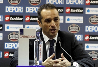\"Депортиво\" осталось без главного тренера