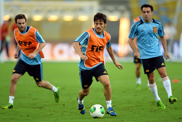 \"Барса\" хочет заменить Хави на Сильву