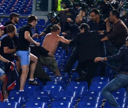 УЕФА примет дисциплинарные меры в связи с беспорядками на матче "Рома" - ЦСКА