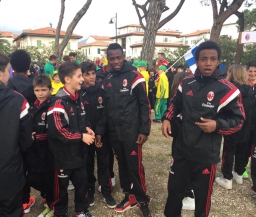 Футболисты детской команды "Милана" подверглись оскорблениям на почве расизма