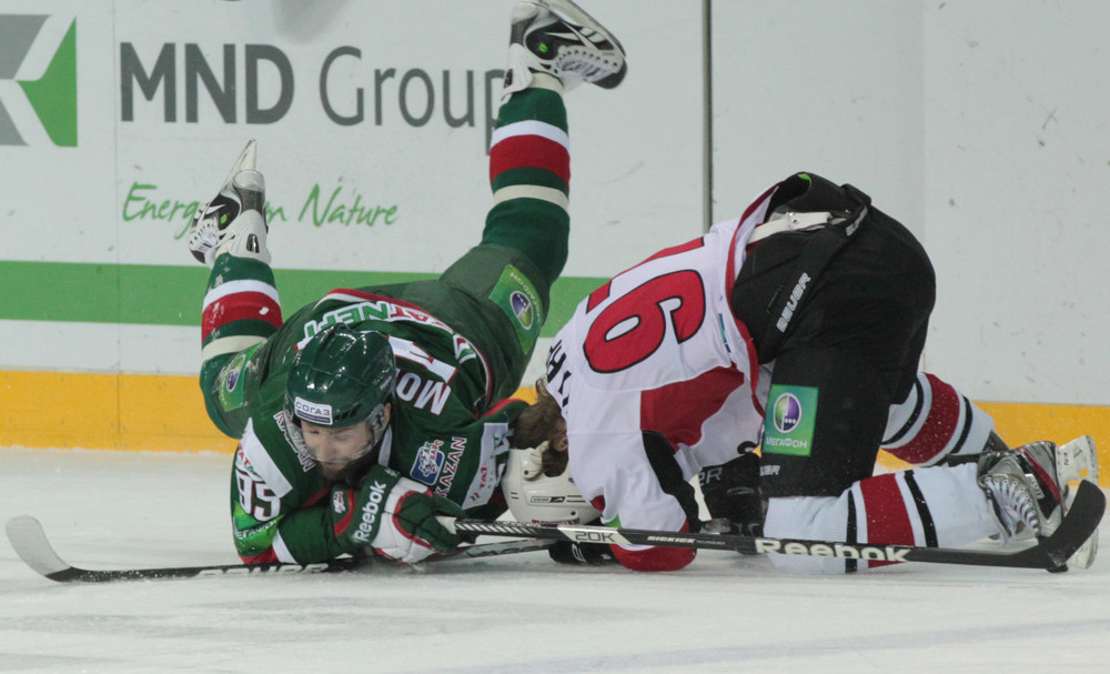 \"Ак Барс\" сильнее \"Трактора\" в стартовом матче полуфинальной серии