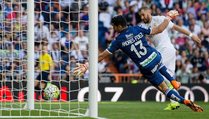 \"Реал\" минимально бьет \"Гранаду\"