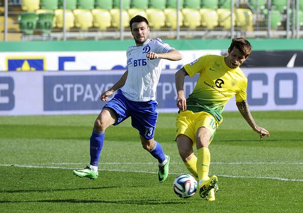 \"Анжи\" громит \"Динамо\" на своем поле