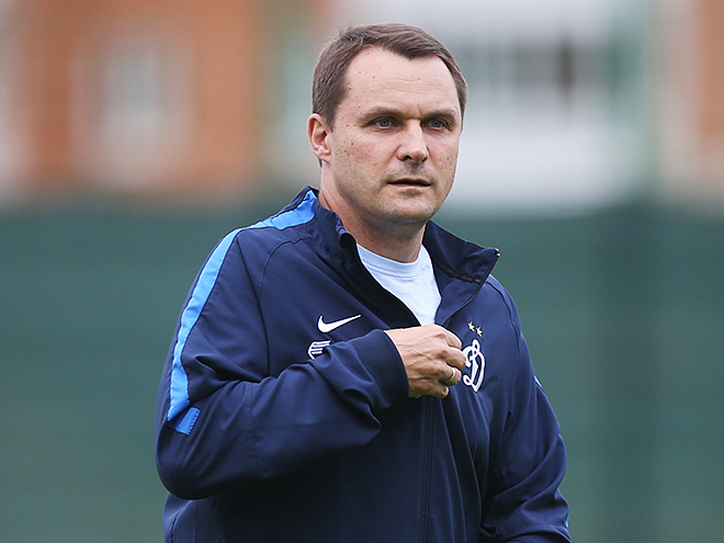 Кобелев пообещал вернуть Денисова в основу \"Динамо\"