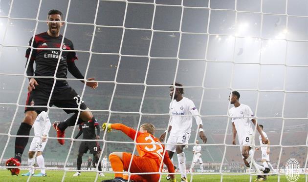 \"Милан\" разгромил \"Аустрию\"