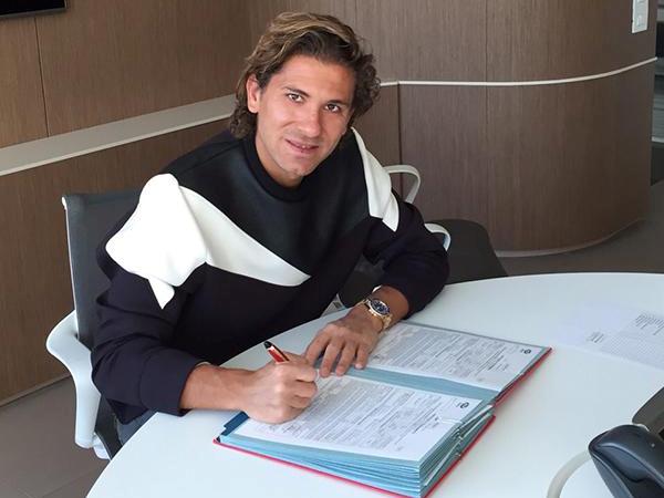 Официально: Черчи перешел в \"Милан\" на правах аренды