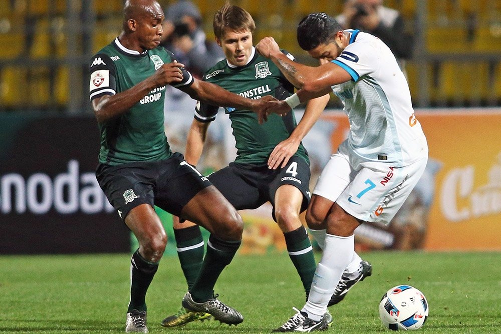 \"Краснодар\" и \"Зенит\" сыграли вничью