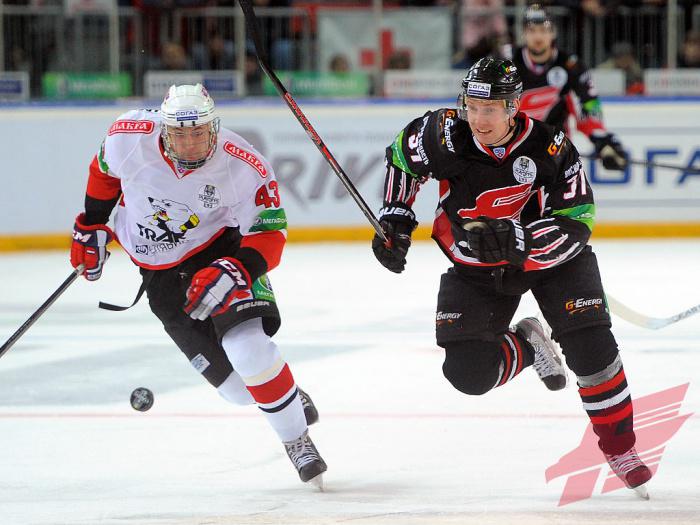 \"Трактор\" уверенно выиграл второй матч у \"Авангарда\"