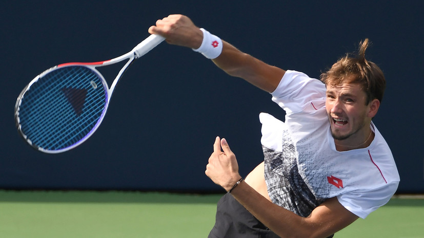 Медведев вышел в полуфинал турнира в Уинстон-Сейлеме