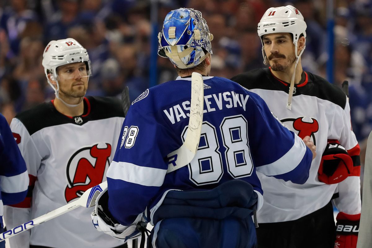 \"Тампа-Бэй Лайтнинг\" уверенно одолели \"Нью-Джерси Дэвилз\"