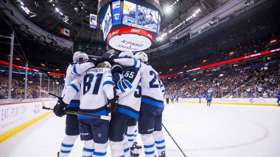 \"Ванкувер Кэнакс\" разгромили \"Виннипег Джетс\"