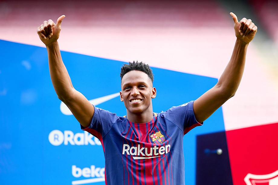 \"Боруссия\" Д хочет подписать защитника \"Барселоны\"