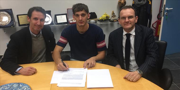 \"Наполи\" подтвердил трансферы Стринича и Габбьядини