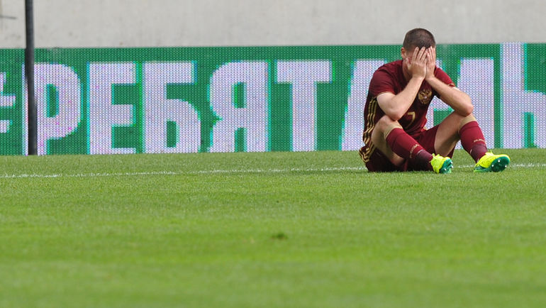 Испания разгромила Южную Корею, Россия уступила Чехии