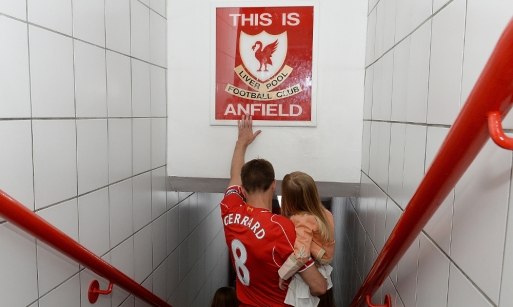 \"СуперМарио\" написал прощальное письмо Джеррарду