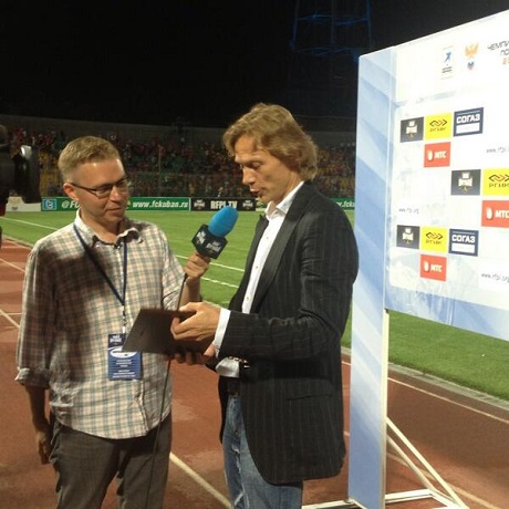 Карпина признали лучшим тренером июля в российском чемпионате