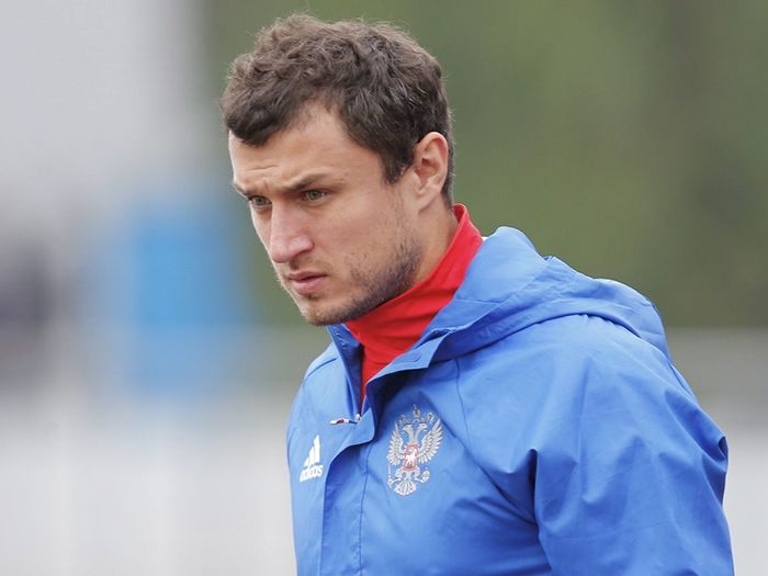 Безуглов высказался об Акинфееве