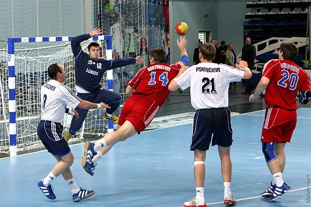 Гандбол. Рядовая победа \"Чеховских медведей\"