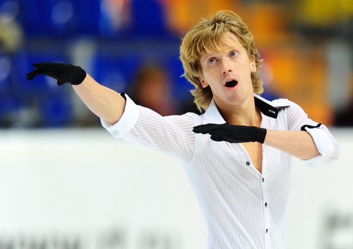 Меньшов выиграл \"бронзу\" в короткой программе на командном ЧМ