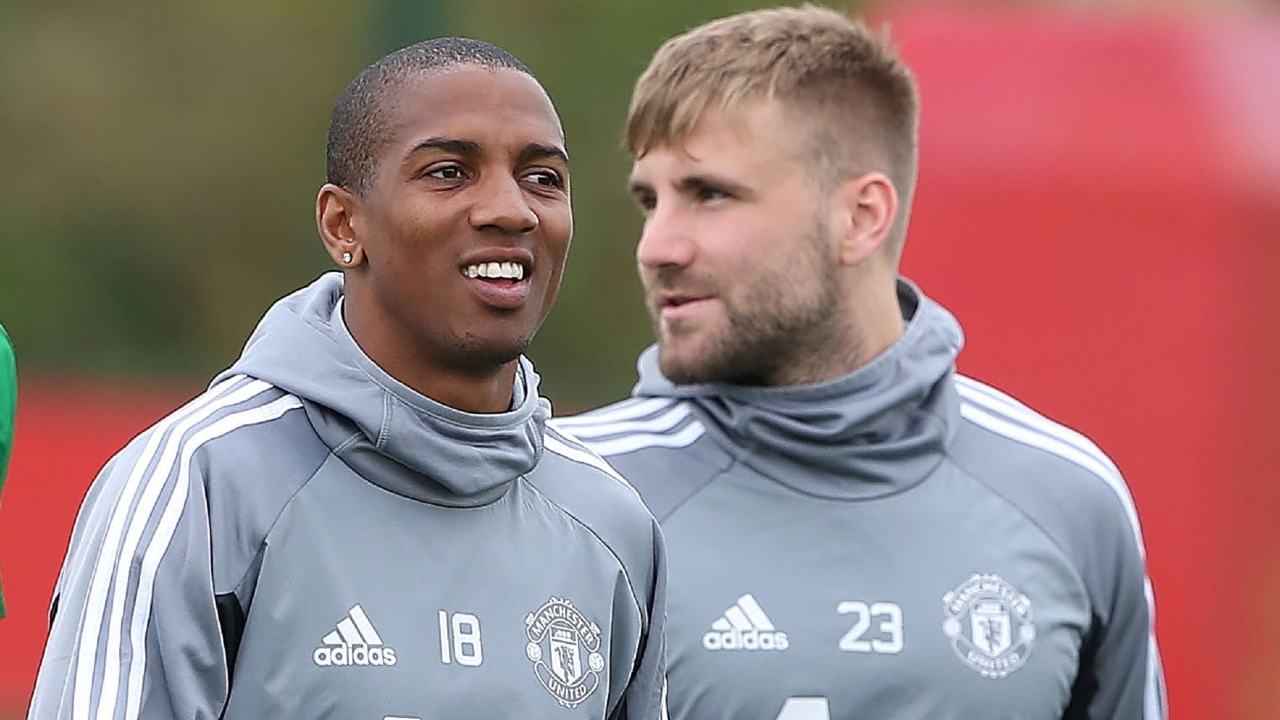 Янг рассказал о конфликте Шоу и Моуринью