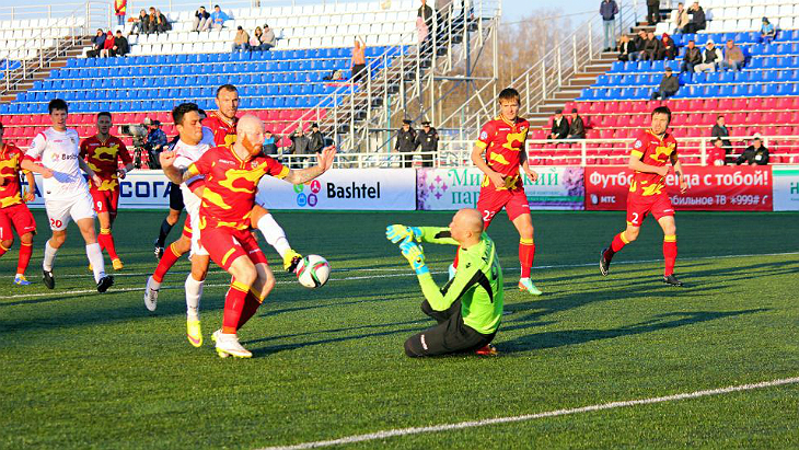 \"Арсенал\" минимально одолел \"Уфу\"