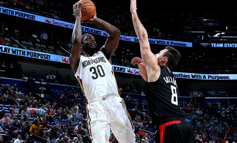 \"Клипперс\" взяли верх над \"Нью-Орлеаном\"