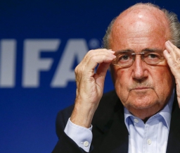 Блаттер намерен восстановить доверие к ФИФА