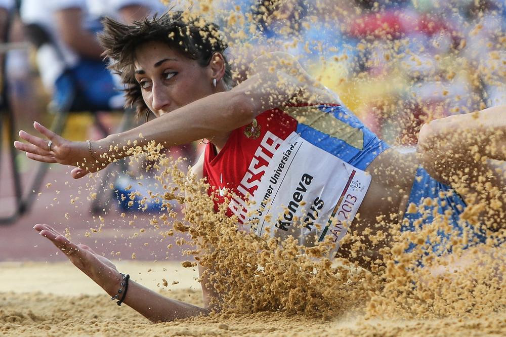 Конева выиграла серебро, Бондаренко побил рекорд чемпионатов мира