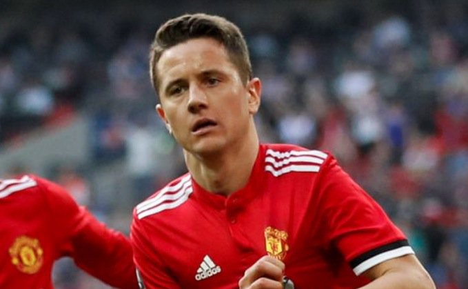 Эррера заявил, что Моуринью помогает \"МЮ\" развиваться