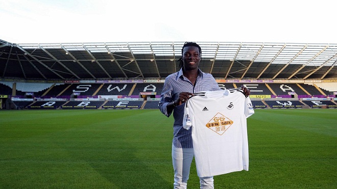 Гомис официально сменил \"Лион\" на \"Суонси\"